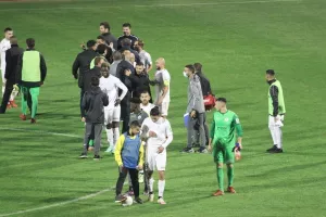Συνεχάρη τον καθένα ξεχωριστά ο Μπαντία/Φώτος kerkida.net