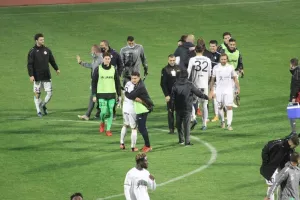 Συνεχάρη τον καθένα ξεχωριστά ο Μπαντία/Φώτος kerkida.net