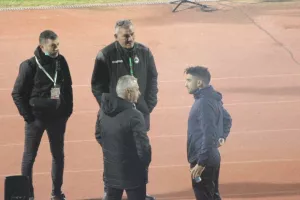 Διοίκηση και παίκτες Ομόνοιας με Οικονομίδη