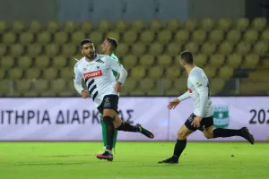 Άρης - ΠΑΕΕΚ: Χαμόγελα από τη μια, χαμένο έδαφος από την άλλη...