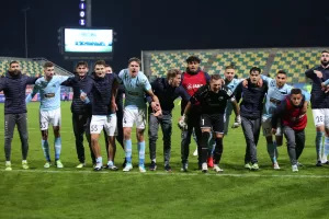 Έδειξαν τα... δόντια τους στην ΑΡΕΝΑ!