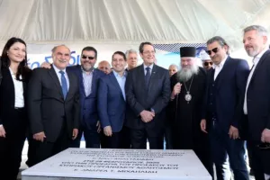 Τηλεφωνήματα...