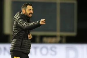 "Καλώς ή κακώς κάποιες φορές τα πράγματα αλλάζουν/Με 1-2 πινελιές ο Ολυμπιακός..."