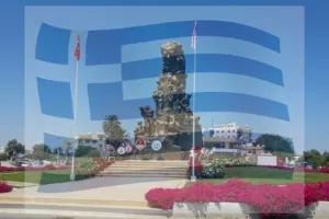 Ελληνοκύπριος ανήρτησε Ελληνική σημαία στα κατεχόμενα