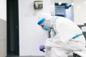 Τρία άτομα απεβίωσαν, 835 νέα κρούσματα