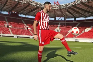 Ο Μανωλάς έκανε την πρώτη του προπόνηση με τους ερυθρόλευκους