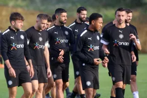 Στο κανονικό πρόγραμμα Βούρος, Γιαννούλης και Τσιλιανίδης