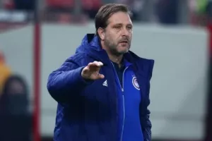 Για τρίτο σερί ματς με την ίδια ενδεκάδα ο Ολυμπιακός