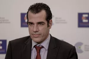 "Αν τηρηθούν τα μέτρα, θα συζητήσουμε για αύξηση πληρότητας"