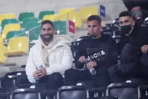 (ΦΩΤΟΡΕΠΟΡΤΑΖ) Ο κόσμος στην ΑΡΕΝΑ