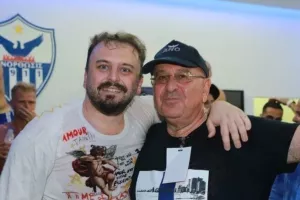 Ευχές στον πατέρα: "Να οδηγηθούμε ακόμα πιο ψηλά"
