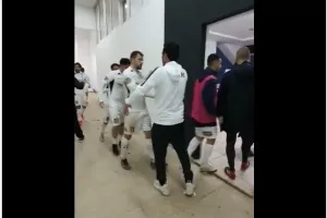 ΒΙΝΤΕΟ έξω από τα αποδυτήρια - Τους περίμενε ο Ηλίας 