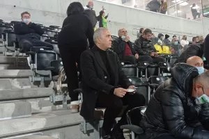 Αρένα ο Κώστε 