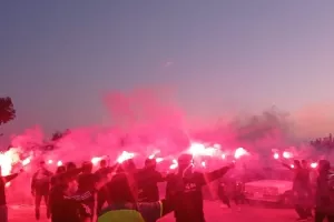 (Φώτος/βιντεο) “Καυτή” υποδοχή από τους ΑΕΚτζήδες! 