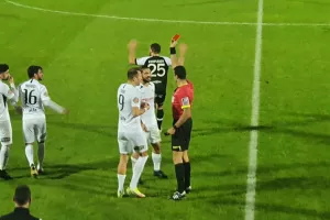 Η κίτρινη έγινε κόκκινη μέσω VAR