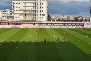 (Φώτος) Το "ερυθρόλευκο" τρένο συνεχίζει! 