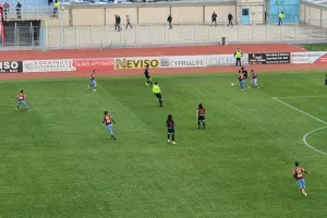 ΕΝΠ - Νέα Σαλαμίνα: Ξανά... βυσσινί, με τον ίδιο τρόπο! (φώτος)