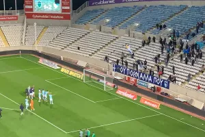 ΟΛΕ και ζεστό χειροκρότημα για το "διπλό" (βίντεο)