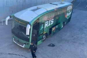 Πάρκαρε... το λεωφορείο του Άρη (βίντεο/φώτος)