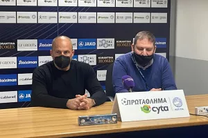 Μίλανιτς: "Είναι ασυνήθιστο για μια ομάδα να δέχεται τόσες κόκκινες"