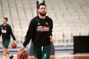 Κοντά σε Άντι Ράουτινς