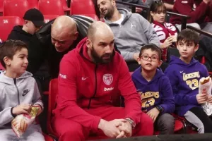 Σπανούλης: Η όμορφη εορταστική φωτογραφία με την οικογένεια του