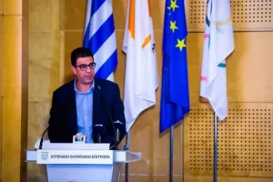 Έδειξαν αντανακλαστικά Μουζουρίδης και ΚΟΚ – Τι πρέπει να προσέξουν