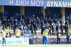 Ευχαρίστησαν τον γιατρό του Ολυμπιακού οι οργανωμένοι του Παναιτωλικού