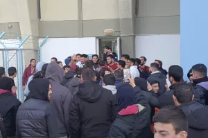 Βυσσινί τρέλα/Συνθήματα... κόσμος και παίκτες μαζί! (Φώτος/Βίντεος)