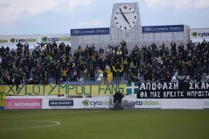 (ΒΙΝΤΕΟ) Οργανωτής... στο τερέν πριν την έναρξη