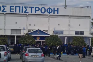 ΜΑΧΗΤΕΣ στο "ΠΑΠ" (βίντεο)
