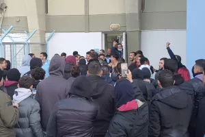 Βυσσινί τρέλα/Συνθήματα... κόσμος και παίκτες μαζί! (Φώτος/Βίντεος)
