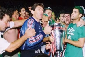 "Πράσινες" ευχές στον Legend Χαρίτου!