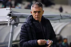 Ομόνοια-Ολυμπιακός: Τρίποντο... επιστροφή με Φώτη Παπουλή! (φώτος)