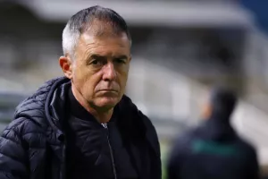 Ομόνοια-Ολυμπιακός: Τρίποντο... επιστροφή με Φώτη Παπουλή! (φώτος)