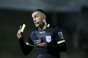 ΔΕΝ έδειξε... Γιώργος Νικολάου