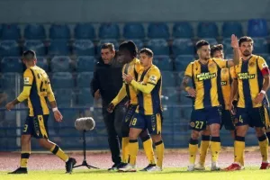 Άρης-ΑΕΛ: Εκτέλεσαν και κράτησαν οι νέοι… «Λέοντες»! (φώτος)