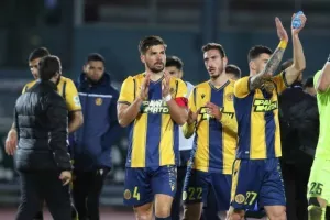 Άρης-ΑΕΛ: Εκτέλεσαν και κράτησαν οι νέοι… «Λέοντες»! (φώτος)