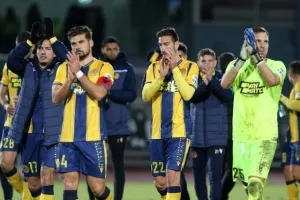 Άρης-ΑΕΛ: Εκτέλεσαν και κράτησαν οι νέοι… «Λέοντες»! (φώτος)
