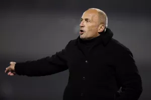 Τροχιά... εξάδας!