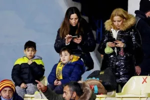 Απόλλων - ΑΕΛ: Ο Ντιγκινί είναι εδώ και έδωσε προβάδισμα! (φώτος)