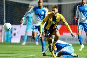 Απόλλων - ΑΕΛ: Ο Ντιγκινί είναι εδώ και έδωσε προβάδισμα! (φώτος)