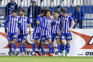 ΑΝΟ / Τα δύο "Χ" που έφεραν... προσγείωση