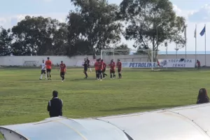 Πορτοκαλί... έκπληξη έριξε από την κορυφή την Ένωση! (φώτος)