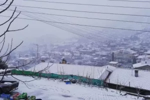 Στα λευκά ξύπνησαν πολλά χωριά της Κύπρου! (Φώτος - Βίντεο)