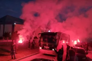 ΜΑΧΗΤΕΣ/ Συνόδευσαν την αποστολή και... ντόπαραν τους παίκτες! (Φώτος)