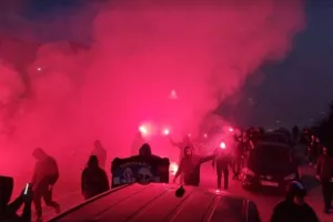 ΜΑΧΗΤΕΣ/ Συνόδευσαν την αποστολή και... ντόπαραν τους παίκτες! (Φώτος)