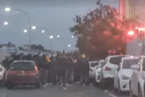 ΑΕΛ/ Προπόνηση με οργανωμένους... πριν τον Απόλλωνα! (Φώτος/Βίντεο)