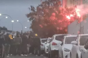 ΑΕΛ/ Προπόνηση με οργανωμένους... πριν τον Απόλλωνα! (Φώτος/Βίντεο)