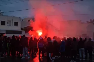 Απολλωνίστες/ Έκαναν... "χαμό" στην άφιξη της αποστολής (Φώτος/Βίντεο)